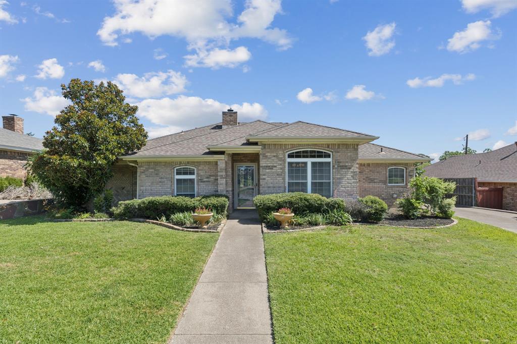 2324 Ridgewood Property Photo 1