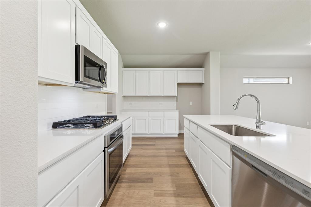 1000 Ocean Breeze Way Property Photo 8