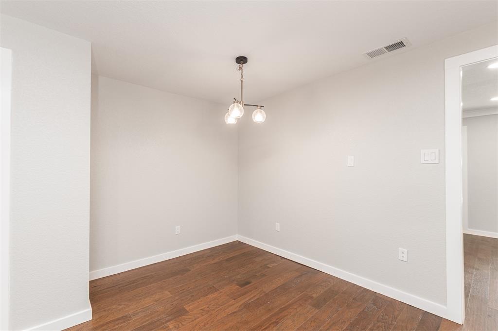 1024 Tower Street Property Photo 6