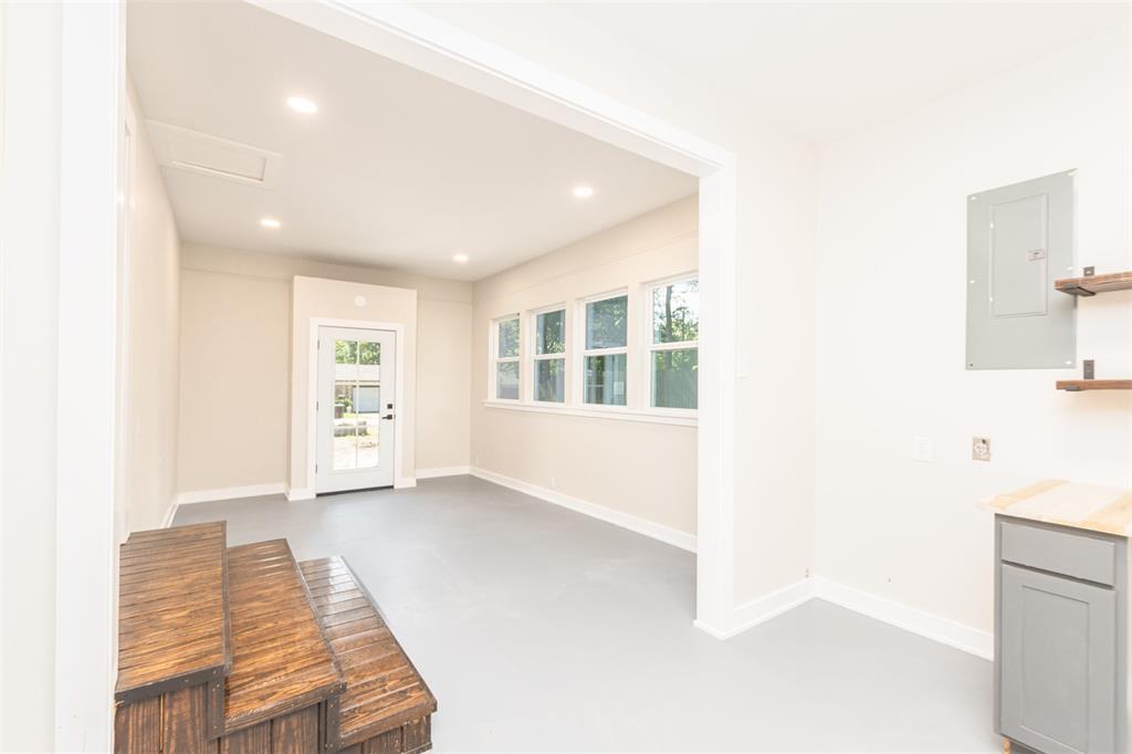 1024 Tower Street Property Photo 15