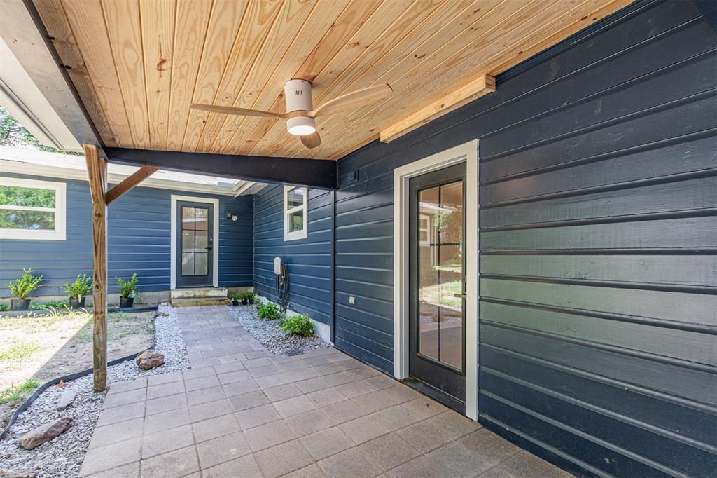 1024 Tower Street Property Photo 18