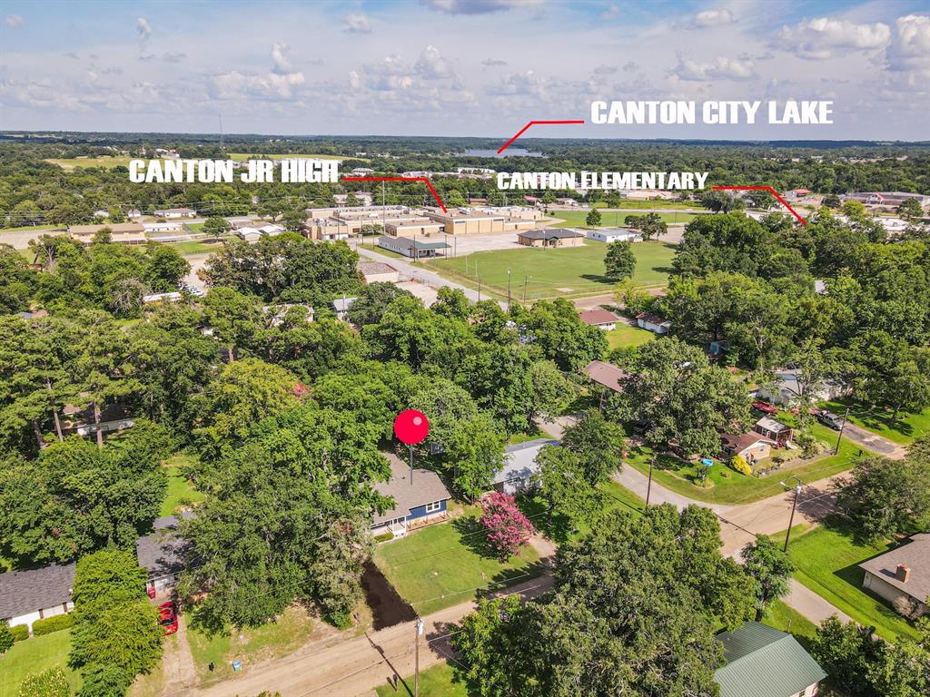 1024 Tower Street Property Photo 24