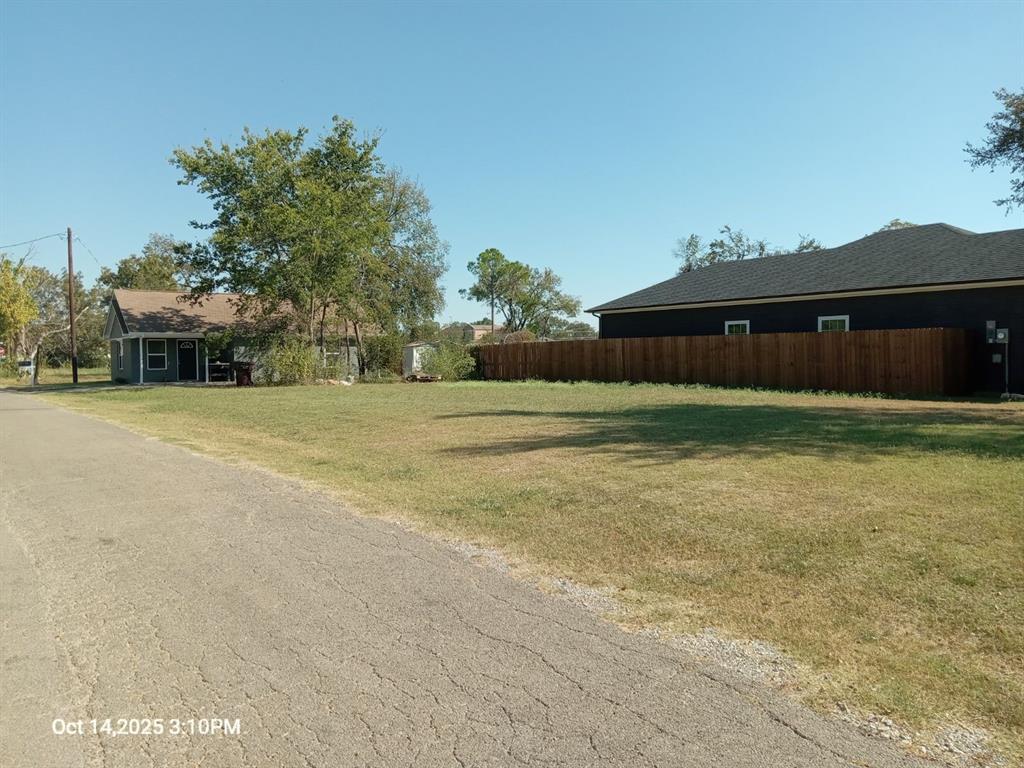 1220 Maple Street Property Photo 2