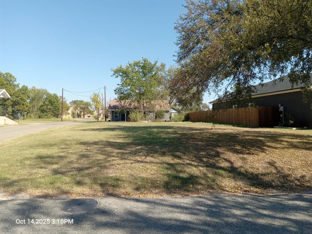 1220 Maple Street Property Photo 3