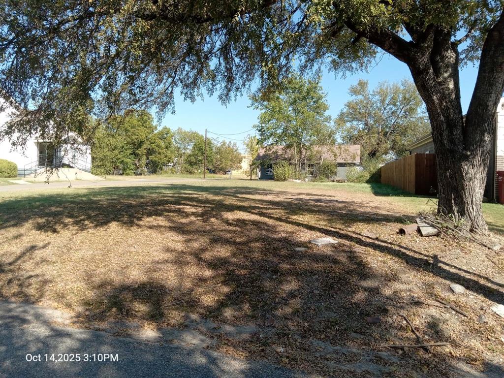 1220 Maple Street Property Photo 4