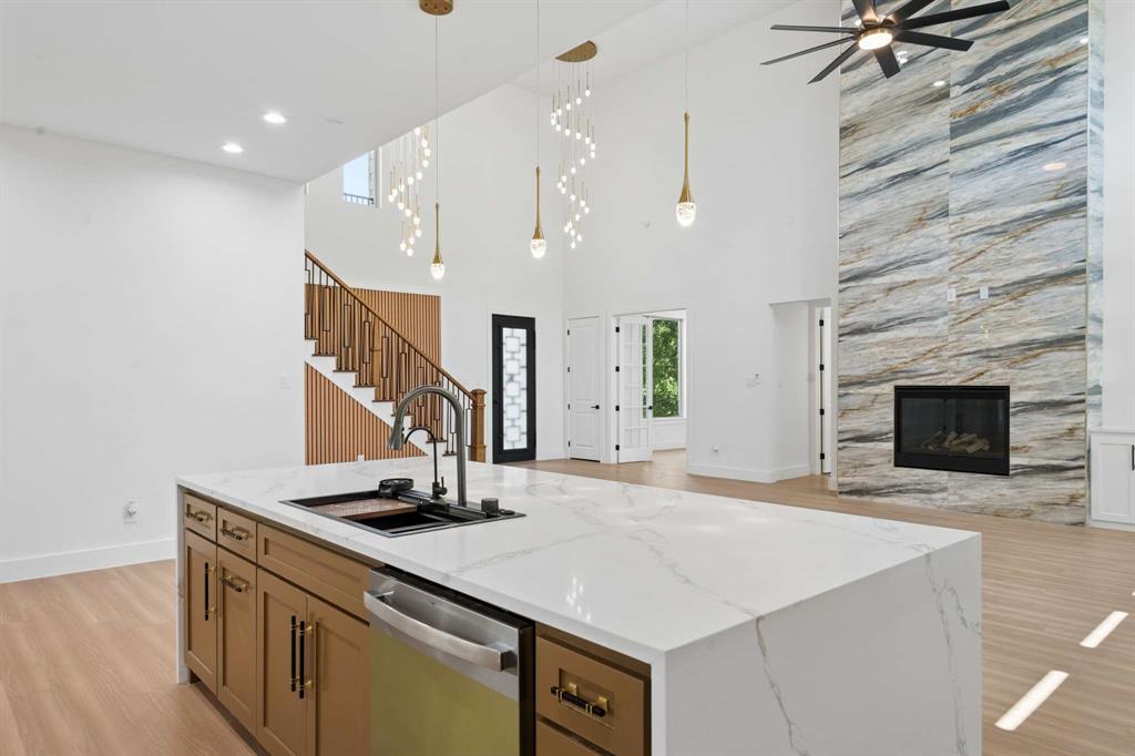 9008 Crosswind Drive Property Photo 6