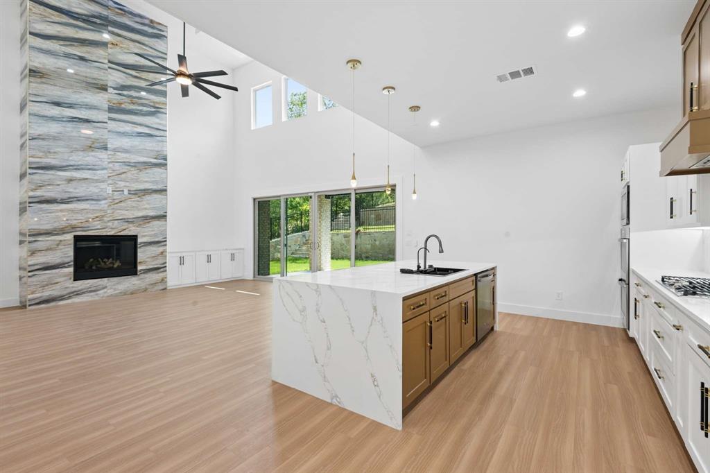 9008 Crosswind Drive Property Photo 15