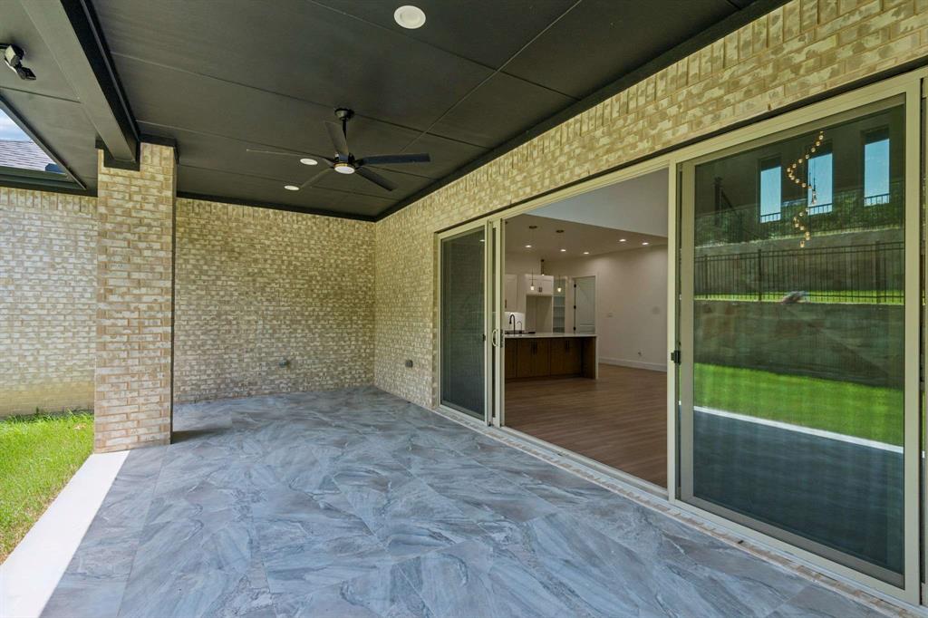 9008 Crosswind Drive Property Photo 35