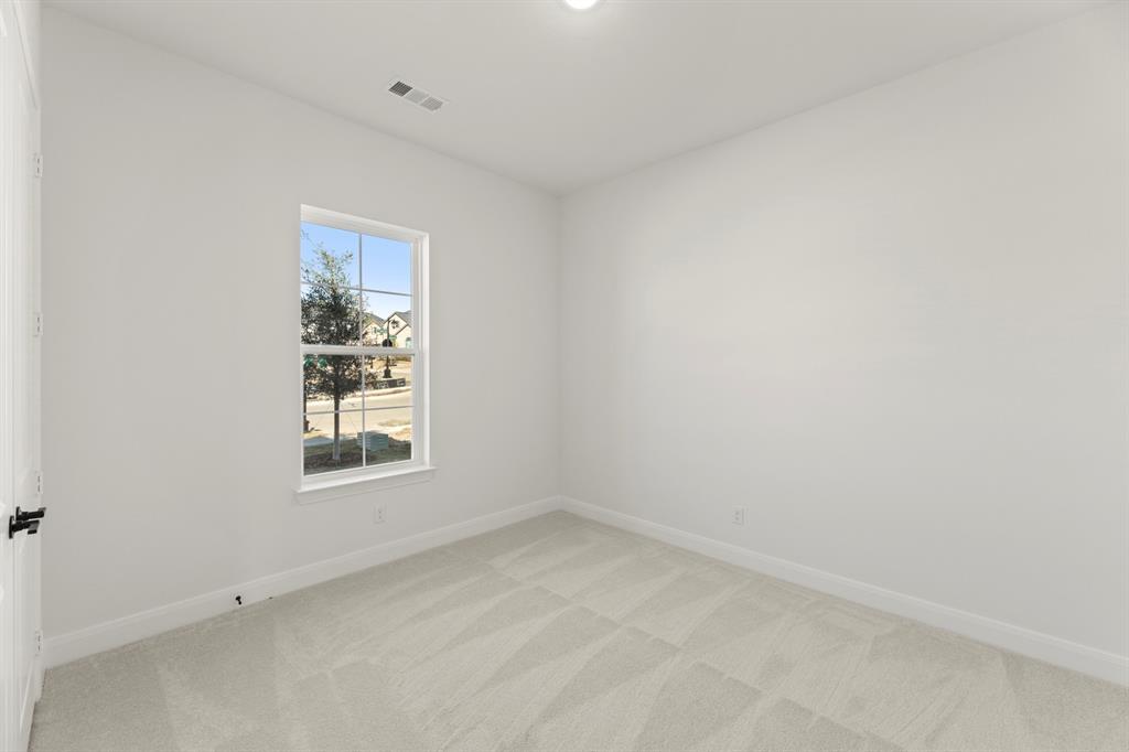 1034 Bingham Way Property Photo 3