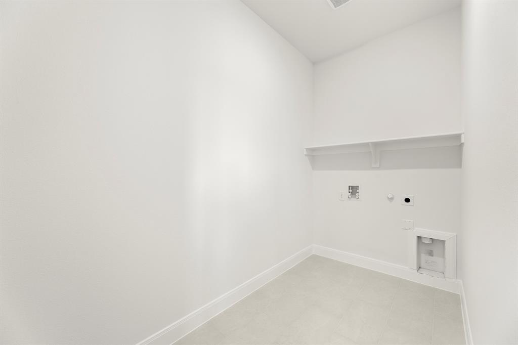 1034 Bingham Way Property Photo 14