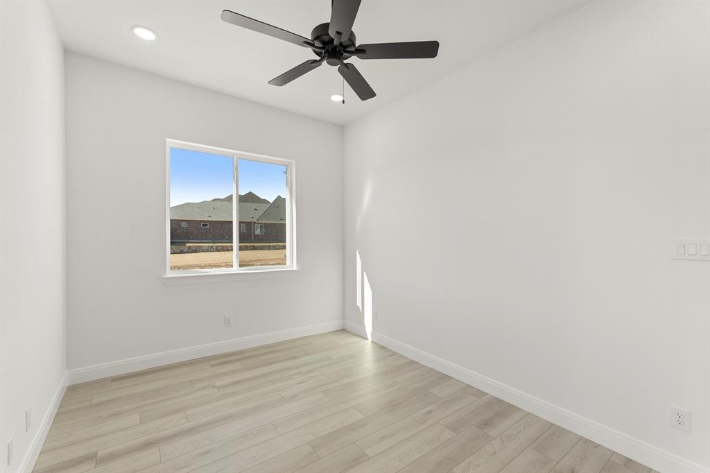 1034 Bingham Way Property Photo 20