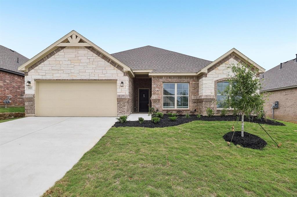 212 Navajo Trail Property Photo 1