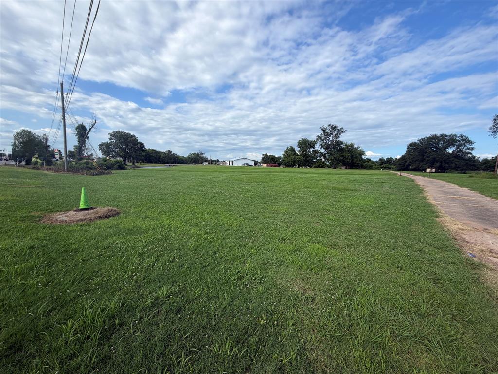 5222 Airline Drive Property Photo 3