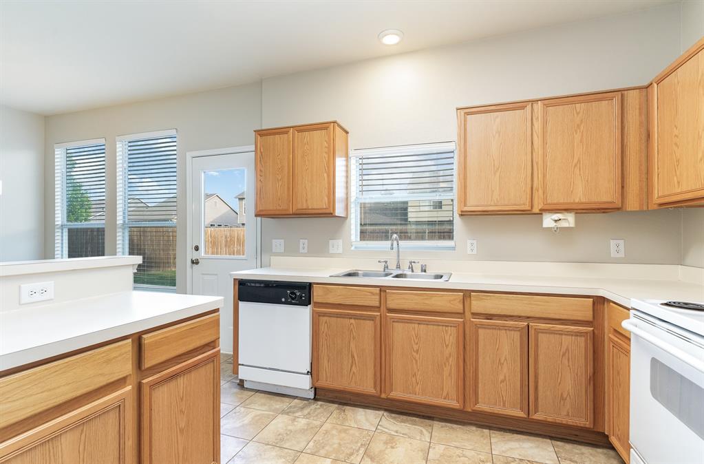 815 Carlton Road Property Photo 6