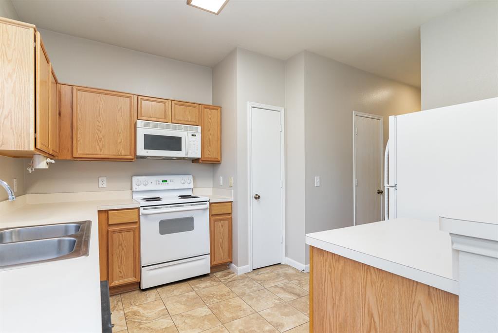 815 Carlton Road Property Photo 7