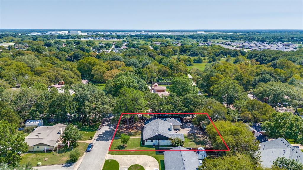 1001 Tanglewood Property Photo 2