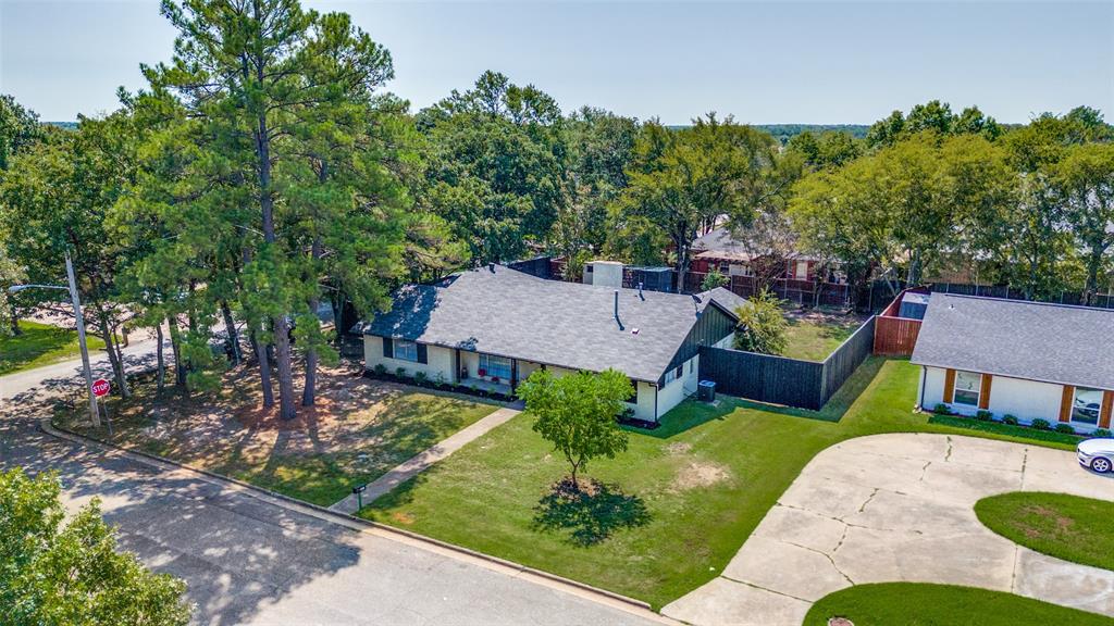 1001 Tanglewood Property Photo 3