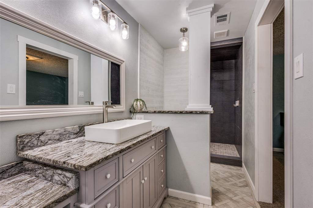 1001 Tanglewood Property Photo 13