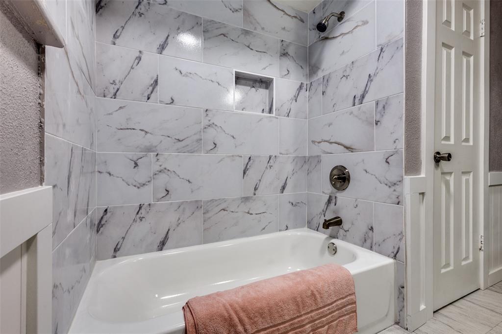 1001 Tanglewood Property Photo 18