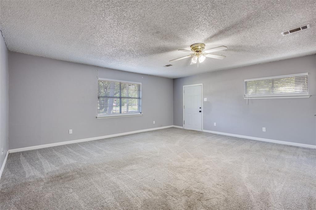 1001 Tanglewood Property Photo 21