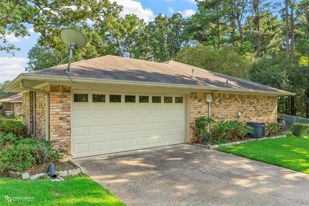 8104 Cardigan Way Property Photo 2