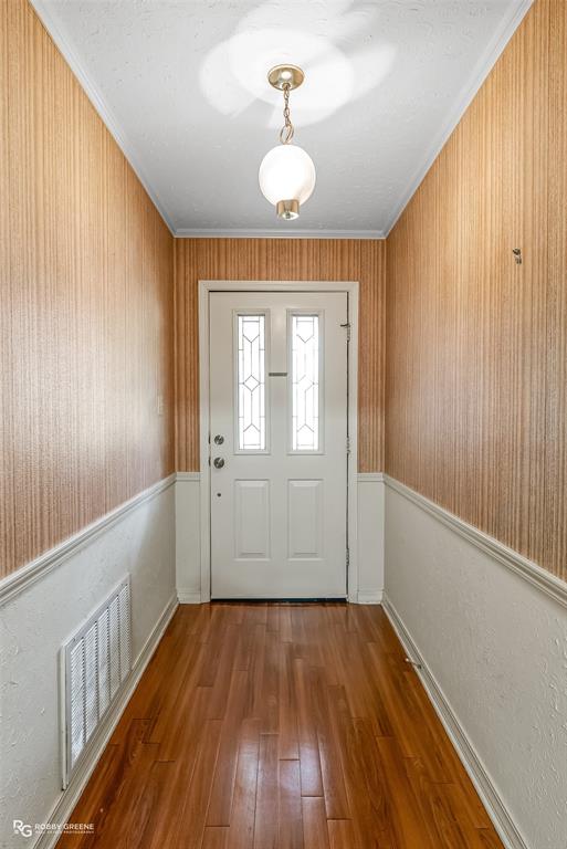 8104 Cardigan Way Property Photo 3