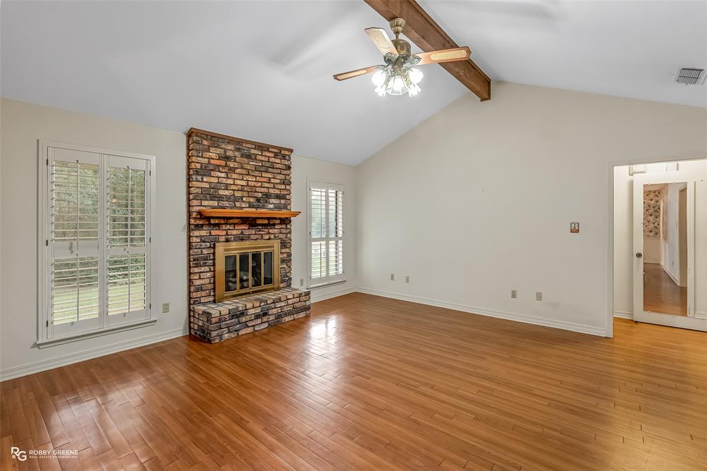 8104 Cardigan Way Property Photo 4