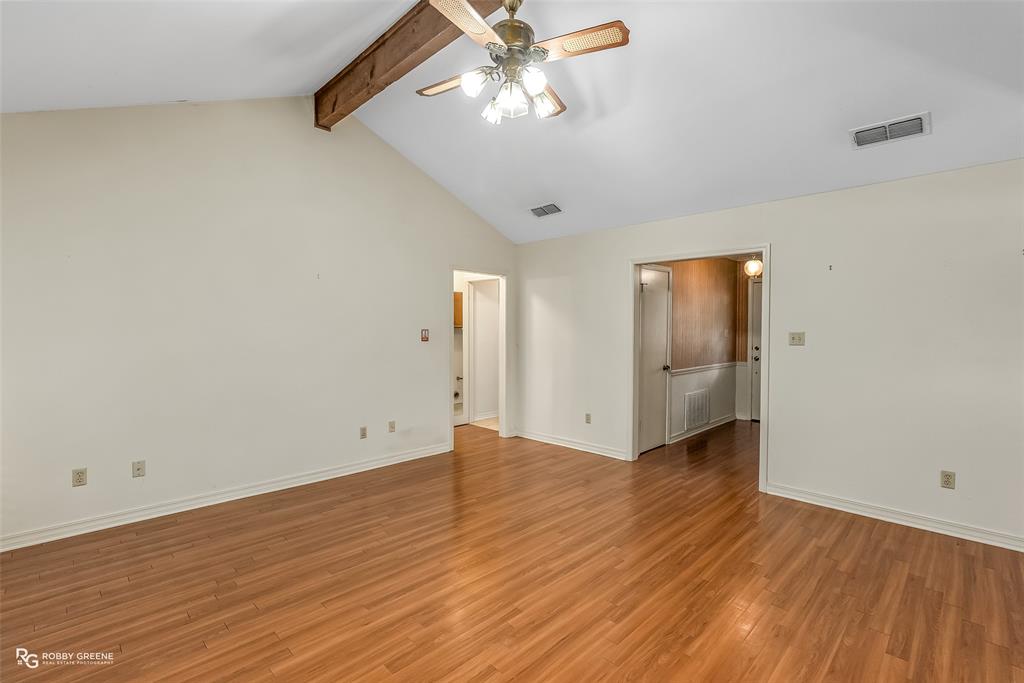 8104 Cardigan Way Property Photo 5