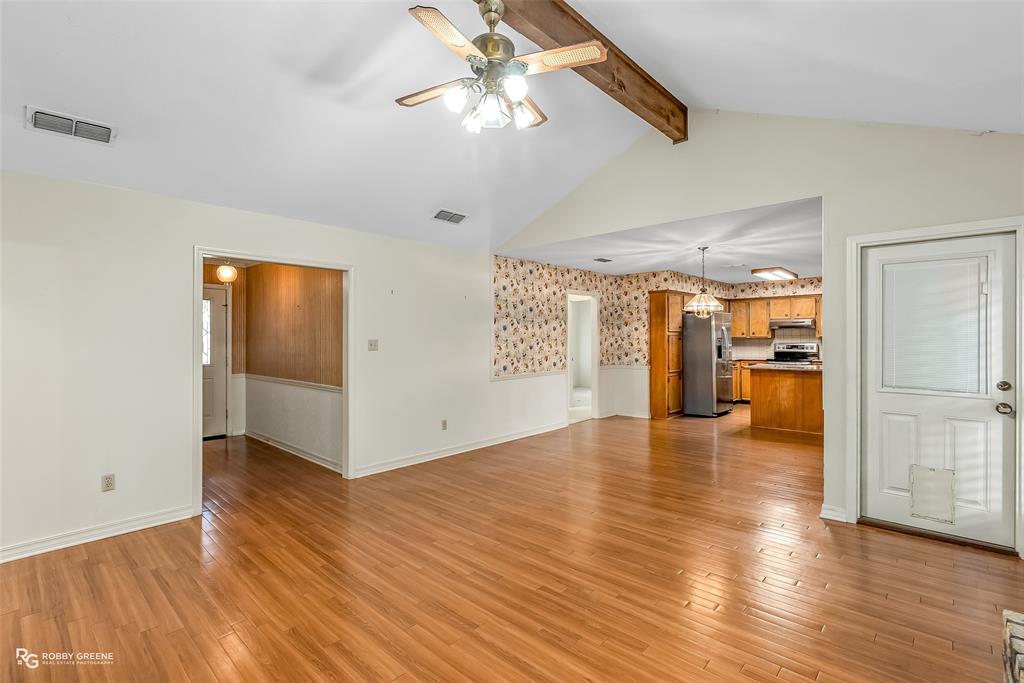 8104 Cardigan Way Property Photo 6