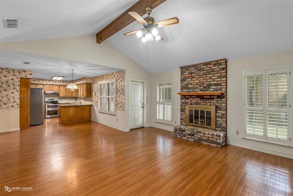 8104 Cardigan Way Property Photo 7