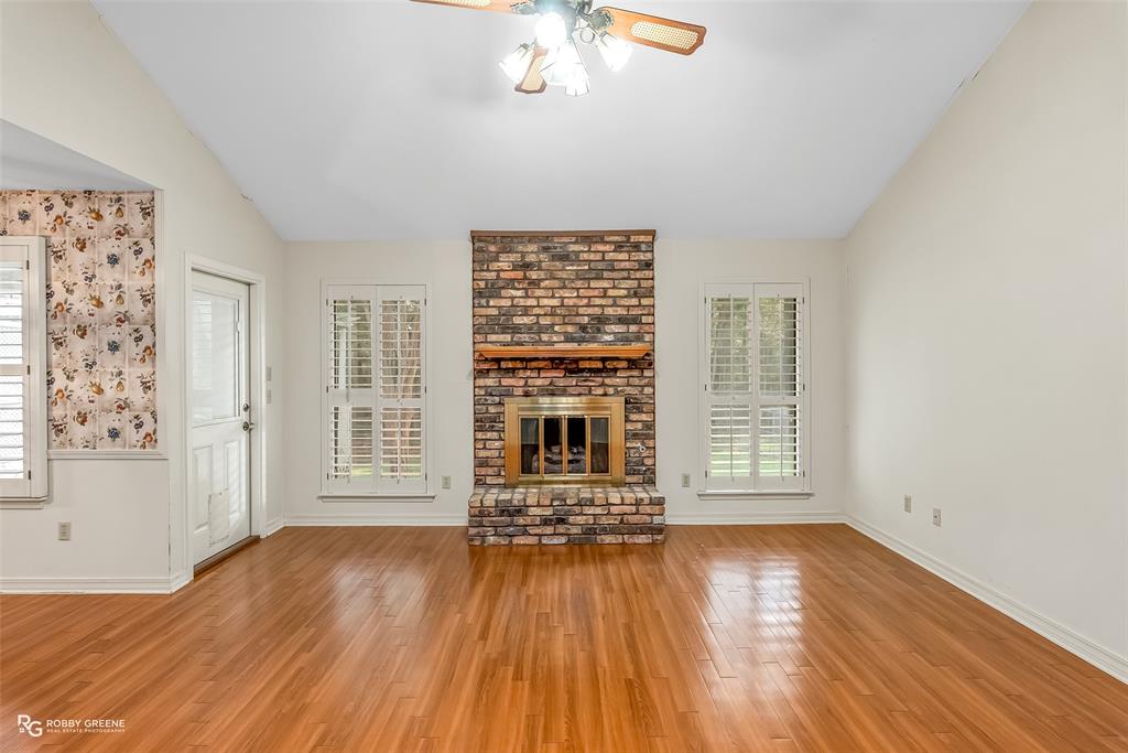 8104 Cardigan Way Property Photo 8