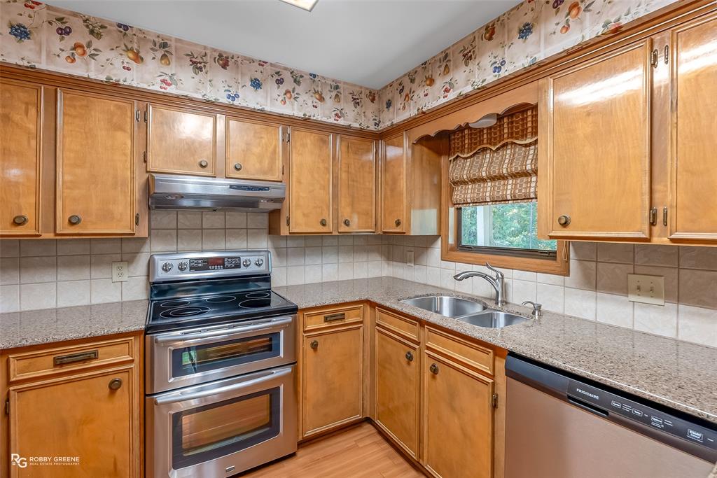 8104 Cardigan Way Property Photo 12