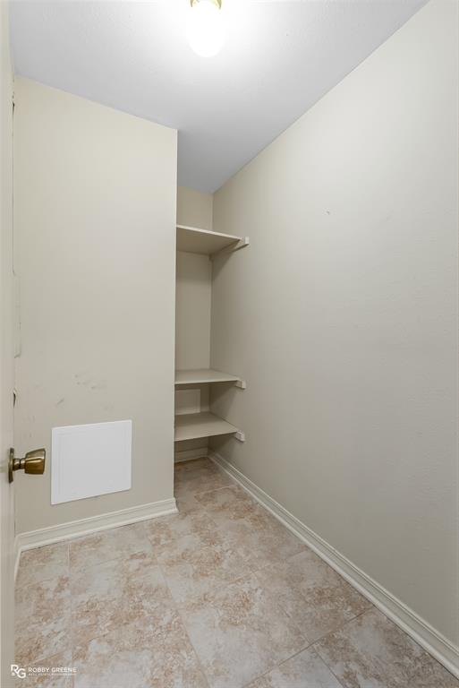 8104 Cardigan Way Property Photo 17