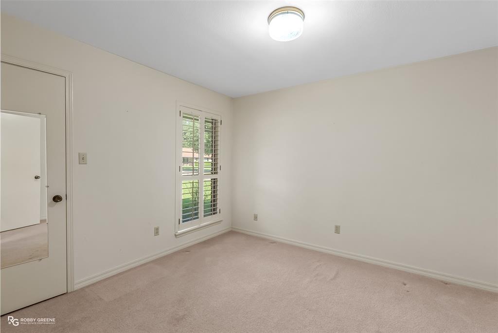 8104 Cardigan Way Property Photo 18