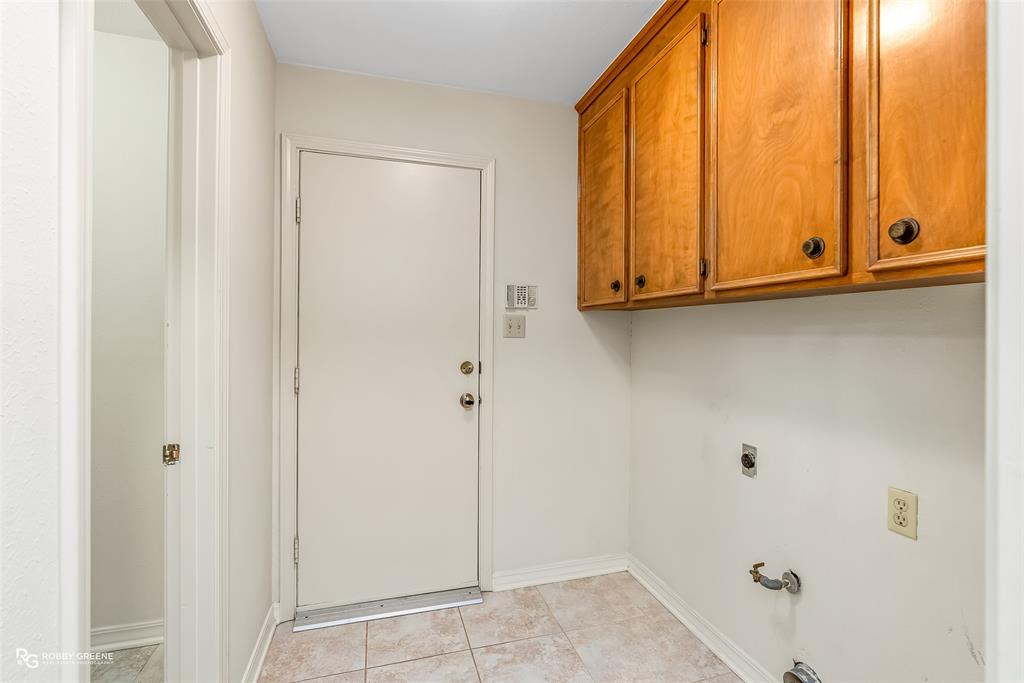 8104 Cardigan Way Property Photo 22