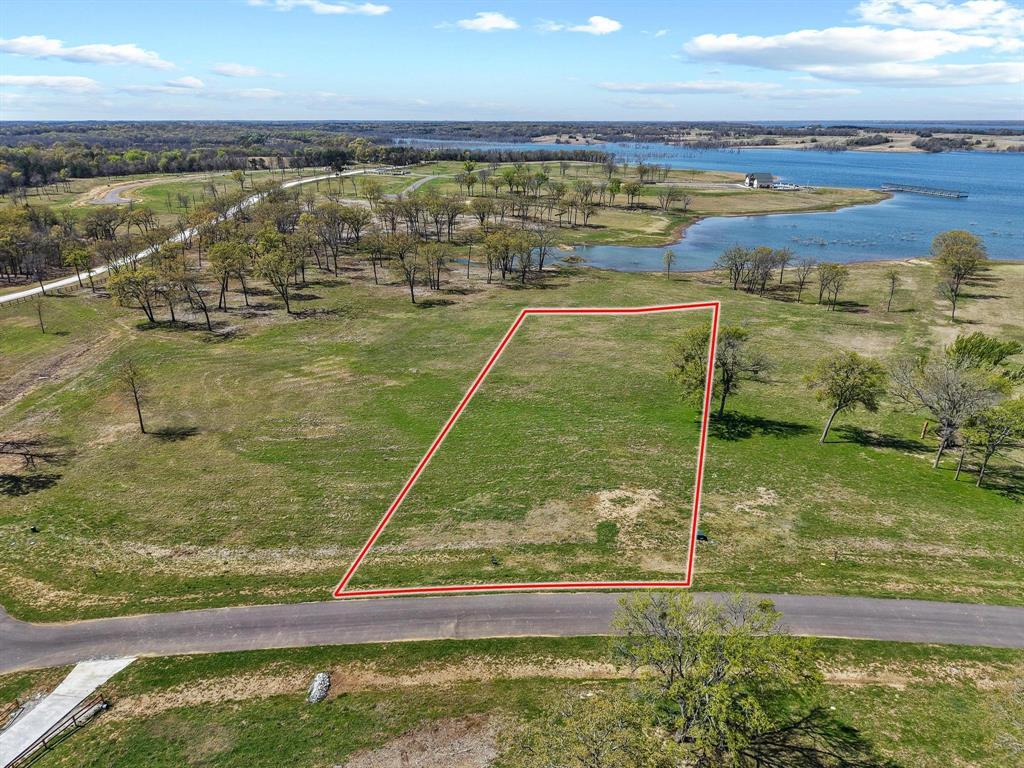 237 Lakeshore Terrace Property Photo 6