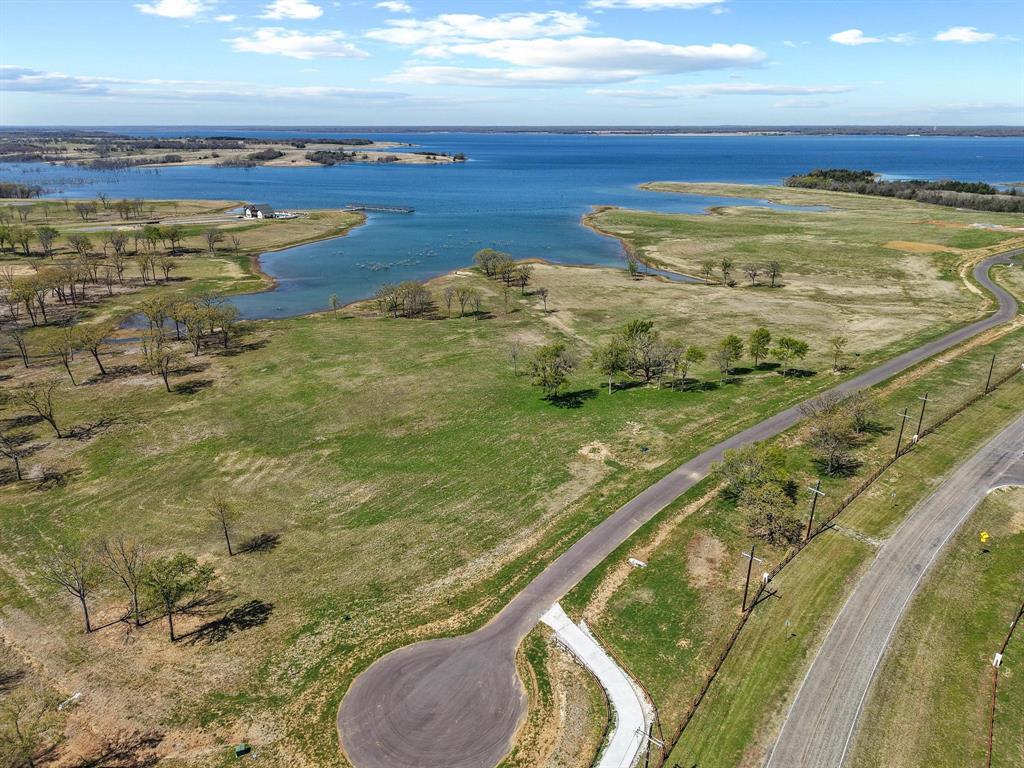 237 Lakeshore Terrace Property Photo 7