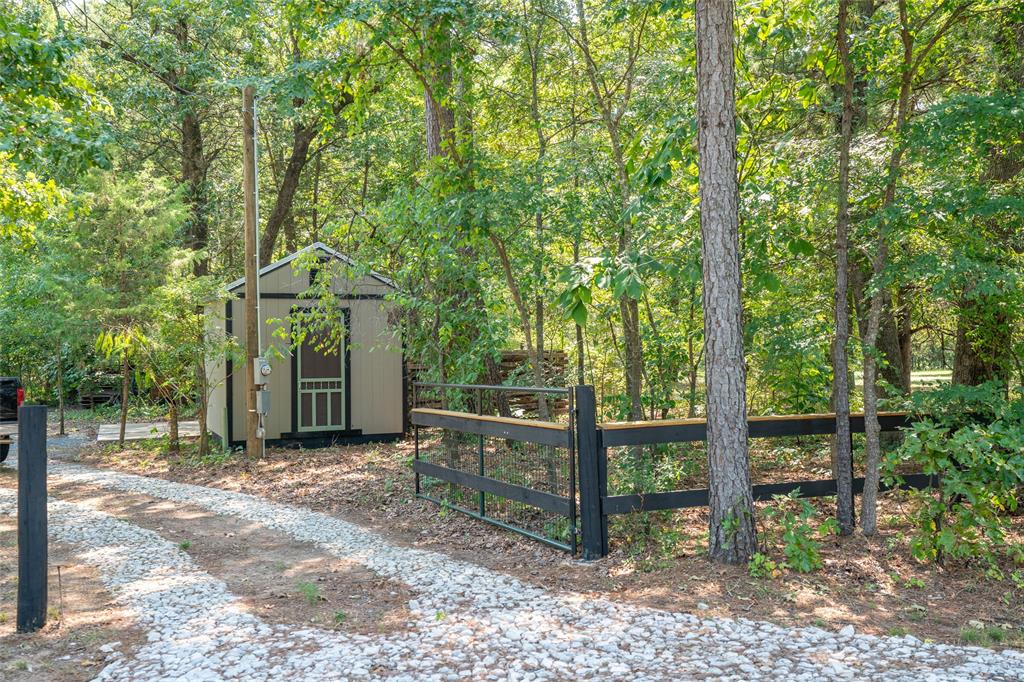 121 Cr 2201 Property Photo 4