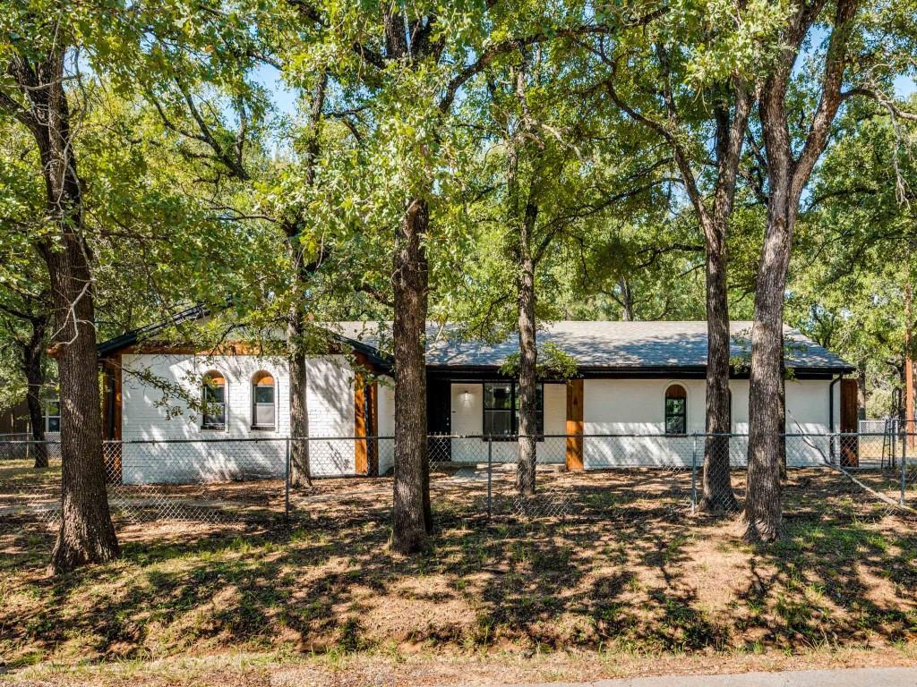 1301 Fox Hollow Court Property Photo 1