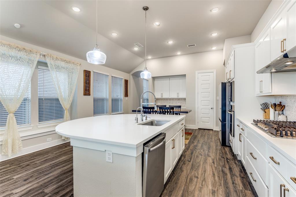 1904 Dappled Grey Avenue Property Photo 9