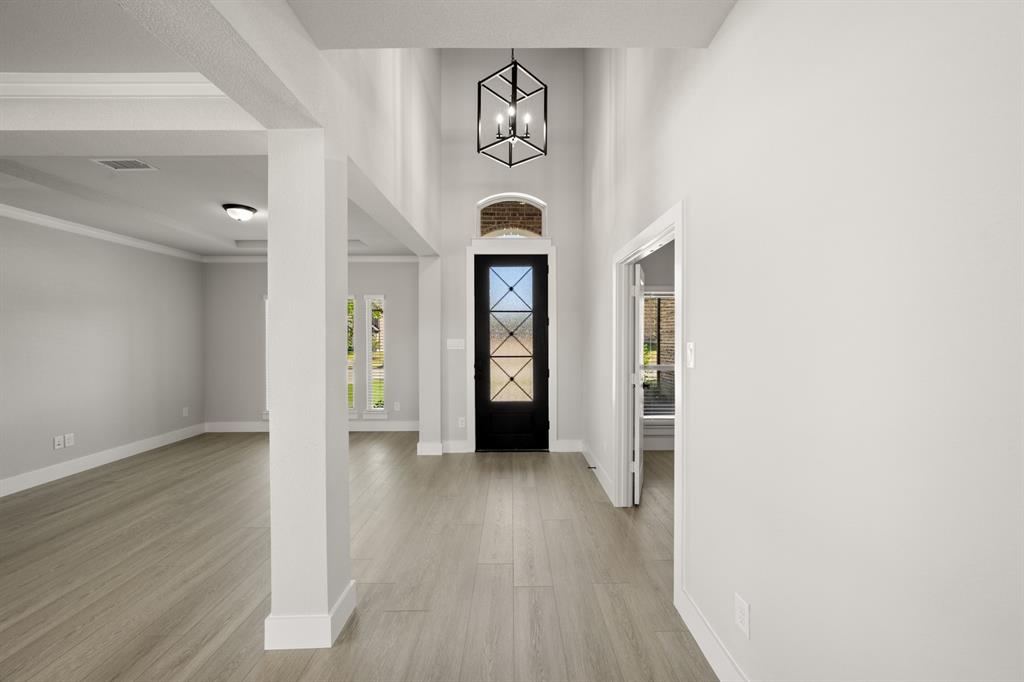 609 Hidden Lakes Property Photo 3