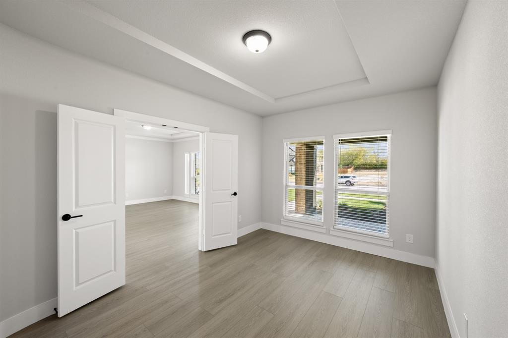 609 Hidden Lakes Property Photo 8