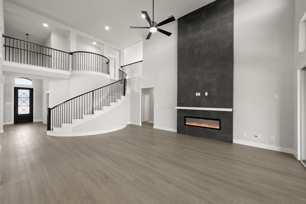 609 Hidden Lakes Property Photo 9