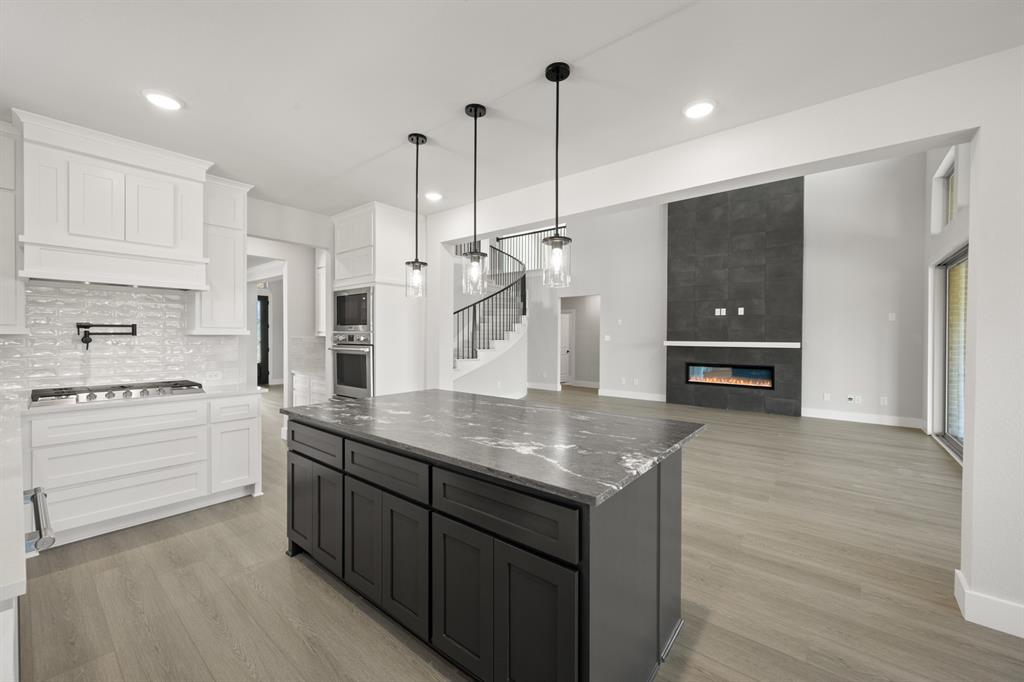 609 Hidden Lakes Property Photo 14