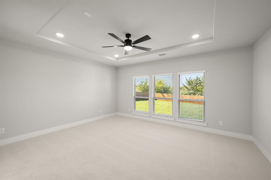 609 Hidden Lakes Property Photo 18