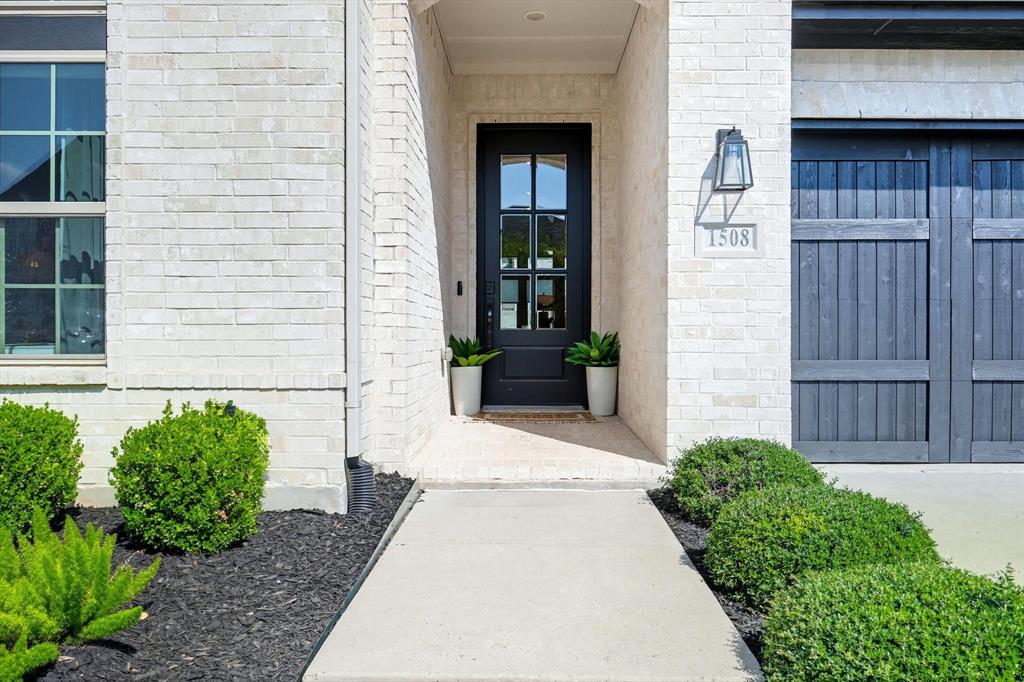 1508 Moss Trail Court Property Photo 3