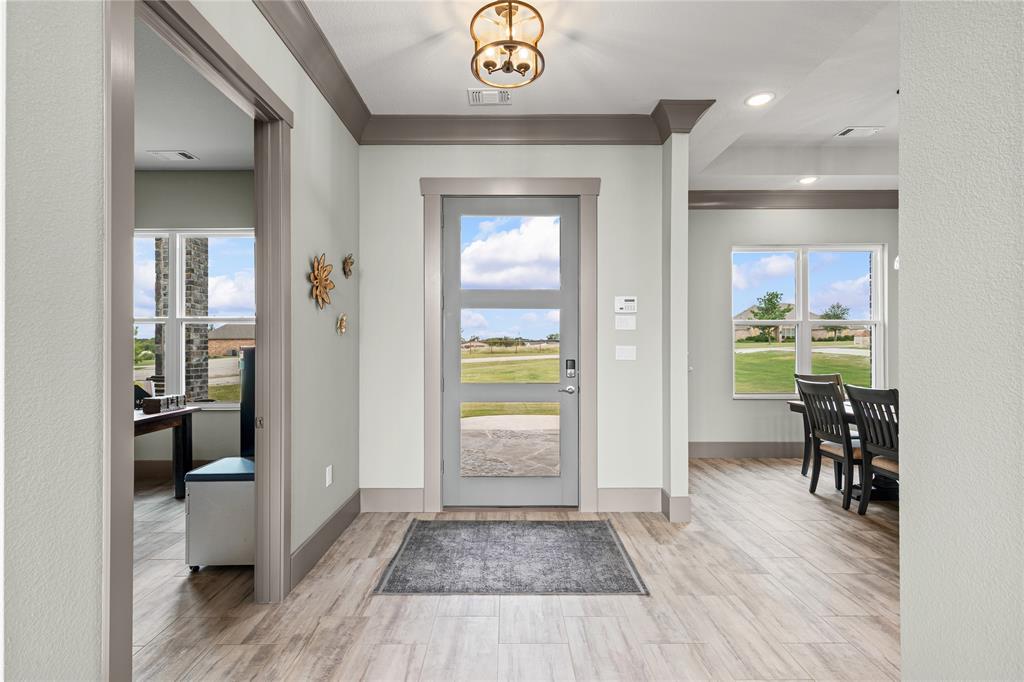 5705 Autumn Trail Property Photo 6