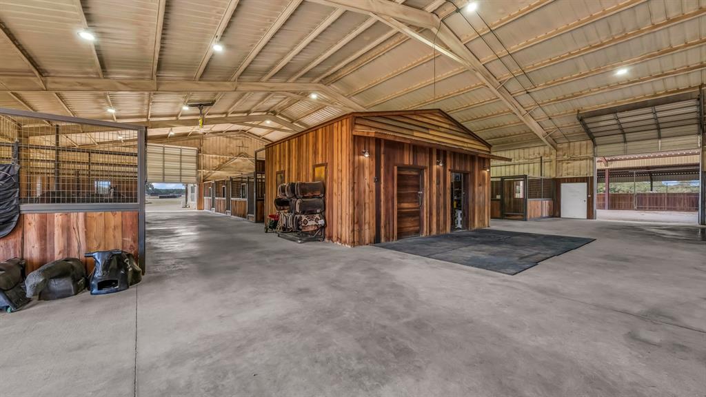 501 Grimes Road Property Photo 10