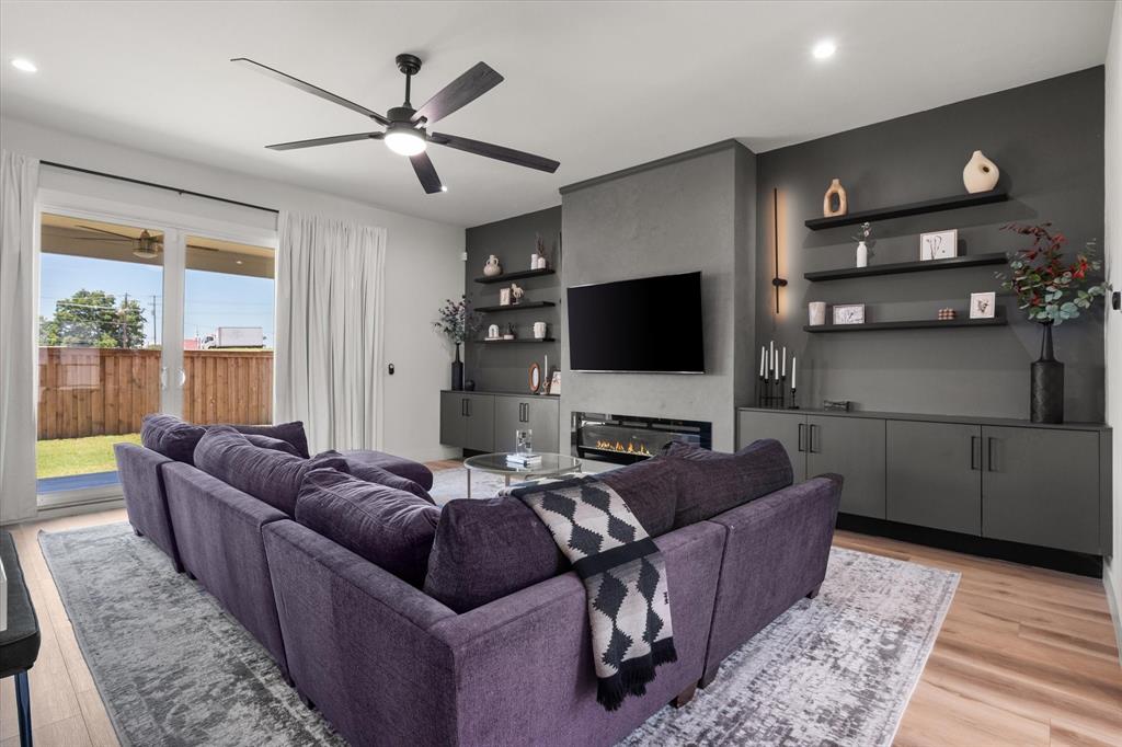 4029 Ivanhoe Lane Property Photo 8