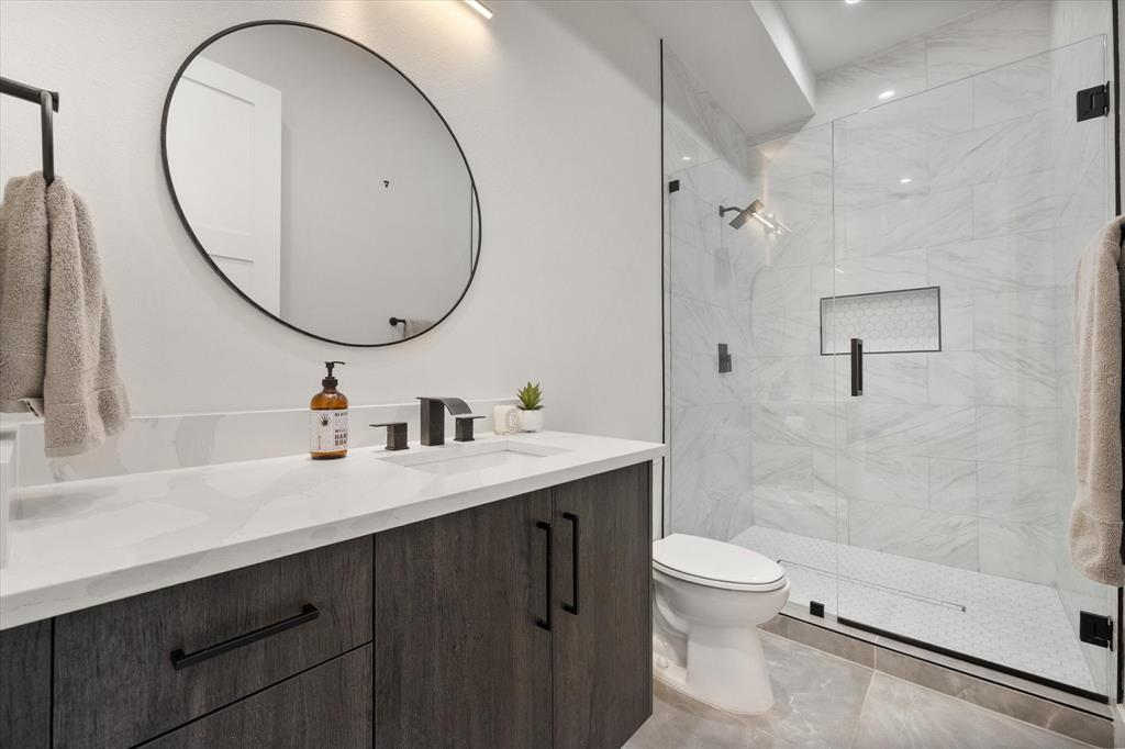 4029 Ivanhoe Lane Property Photo 12
